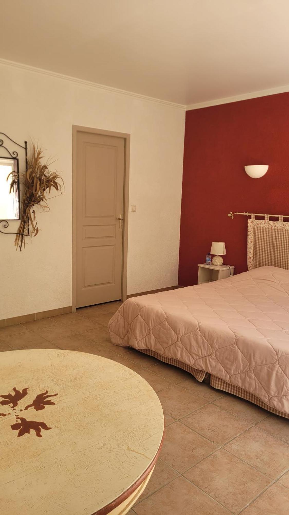Hotel Mas Du Grand Peloux Port-Saint-Louis-du-Rhone Pokoj fotografie