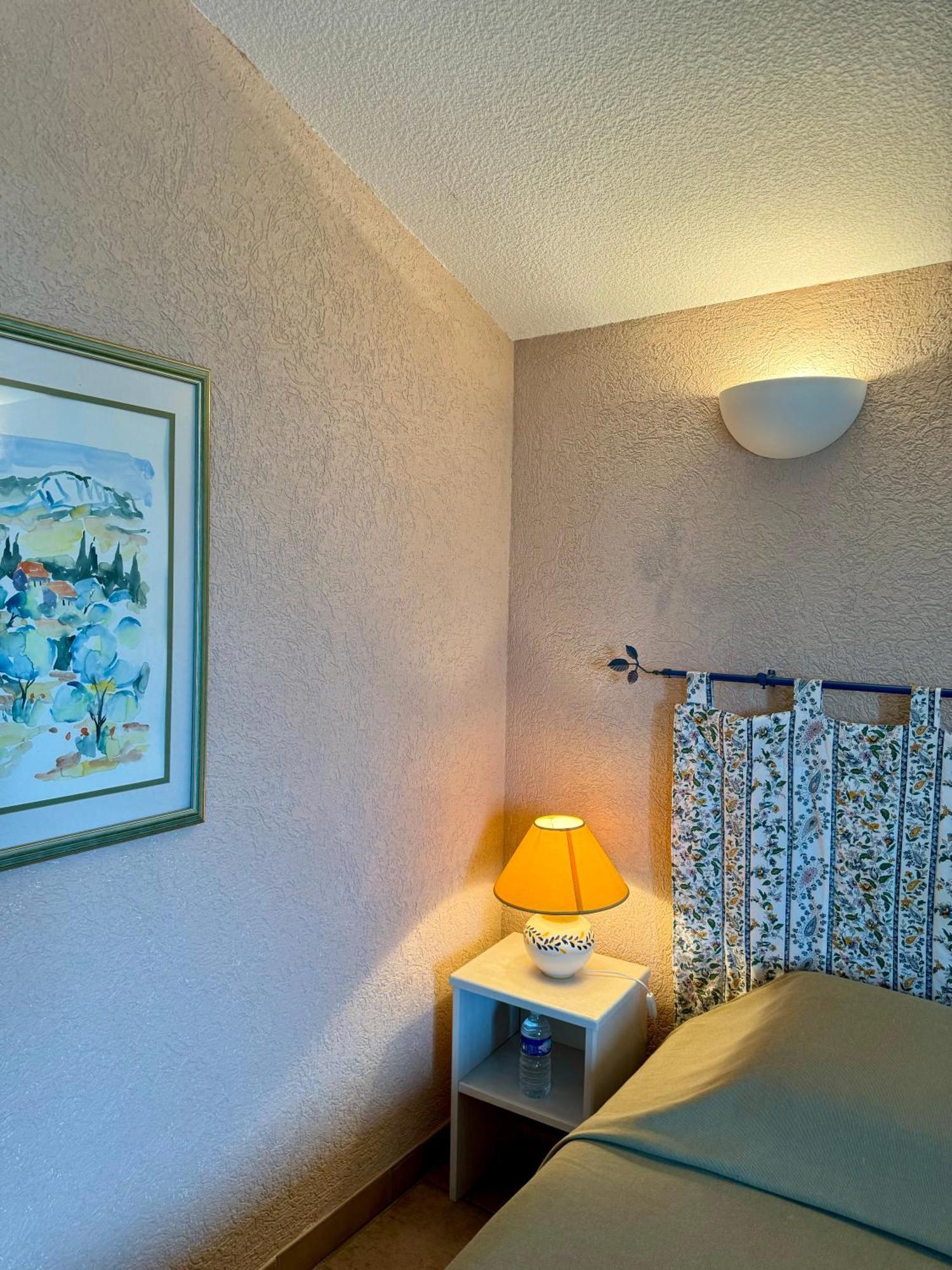Hotel Mas Du Grand Peloux Port-Saint-Louis-du-Rhone Pokoj fotografie